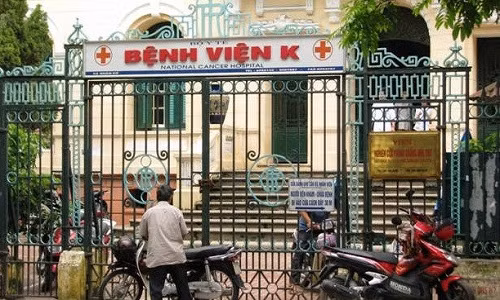 Bac si BV K nhan 3,2 trieu dong tu benh nhan bi ky luat