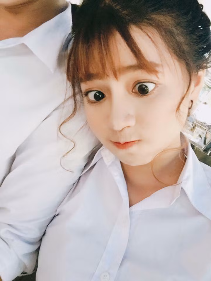 Không chỉ có ngoại hình ấn tượng, An vy còn gây ấn tượng với nhiều người nhờ vẻ ngoài hoạt bát và thông minh.