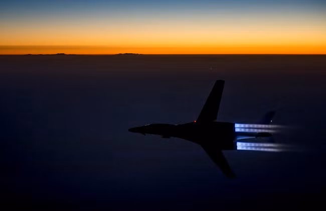 Hình ảnh ấn tượng của máy bay ném bom B-1 Lancer hoạt động với 4 động cơ GE F-110.