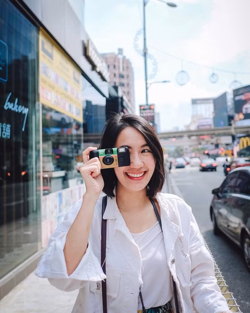 Với sự đầu tư nghiêm túc và những chia sẻ thú vị trong từng bài đăng, Mayy R thậm chí còn được bình chọn là một trong 10 blogger đáng để theo dõi nhất tại Thái Lan.