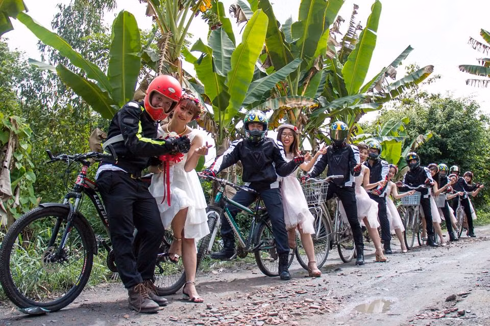 Màn cầu hôn lãng mạn ở biển, trong một chuyến đi phượt mà đã dẫn Lam và Đạt tới ngày về chung một nhà. Ảnh sử dụng trong bài: FBNV.