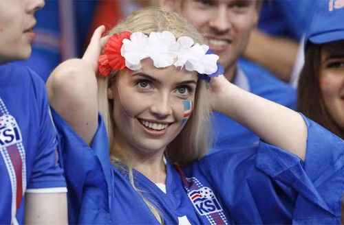 Fan của Iceland mang vẻ đẹp của những cô gái phía Bắc bán cầu.