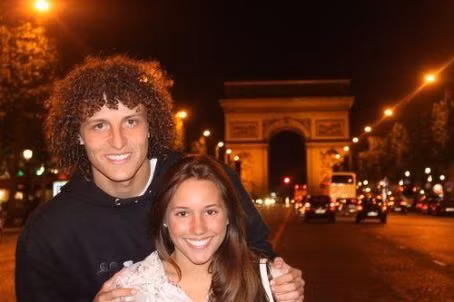Mối tình của Sara và David Luiz bắt đầu từ khi chàng tiền vệ tóc xù này còn thi đấu cho CLB Benfica.