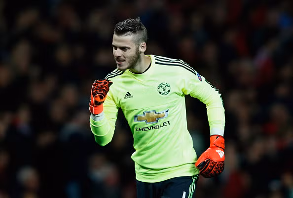Mặc dù đã bị chọc thủng lưới khá nhiều lần ở mùa giải này nhưng De Gea vẫn xứng đáng được vinh danh trong danh sách 10 thủ môn xuất sắc nhất thế kỷ 21. Bởi chàng thủ môn sinh năm 1990 này có tầm ảnh hưởng rất lớn với các CLB cũng như trong màu áo ĐTQG.