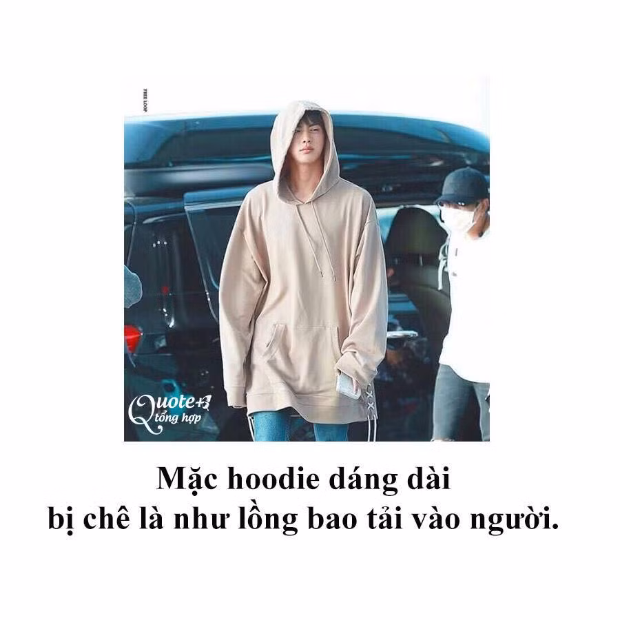 Có thể nói, trong mắt nhiều bậc phụ huynh thì cách ăn mặc của mình là hợp thời trang nhất, họ nâng cao quan điểm cho sự kín đáo, tế nhị và tinh tế và ngược lại hẳn với gu thời trang của các bạn trẻ.