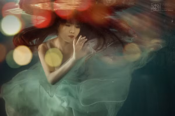 Còn để nổi tiếng, Phương Vy cho rằng thà cô chọn cho mình con đường “chậm mà chắc” còn hơn là “vụt sáng rồi tắt lịm” như trước đây mình đã từng làm.