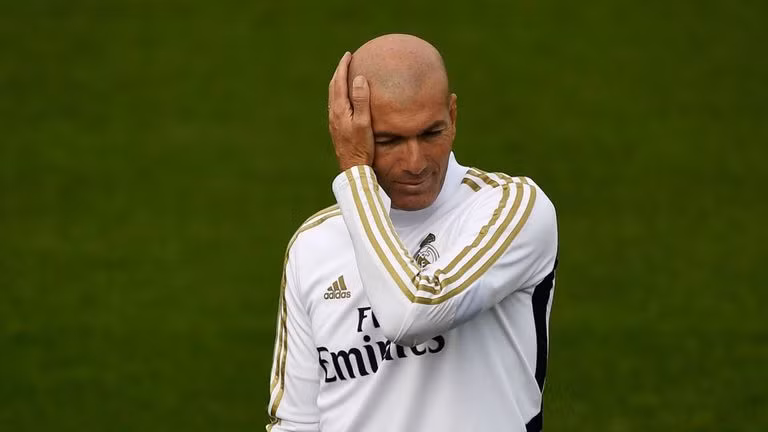  Chuyển nhượng cầu thủ từ Corriere dello Sport, Zidane chỉ còn đúng 4 trận đấu để quyết định số phận của mình, đó là các cuộc đối đầu với Sevilla, Osasuna, Atletico Madrid và Club Brugge. Nếu không có được kết quả ấn tượng, vị thuyền trưởng người Pháp sẽ bị sa thải.