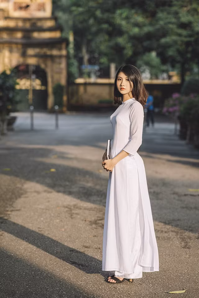 Mặc dù sở hữu vẻ ngoài như vậy nhưng ngoài đời, Thùy Linh lại là cô gái có sự độc lập, tự tin trong cuộc sống.