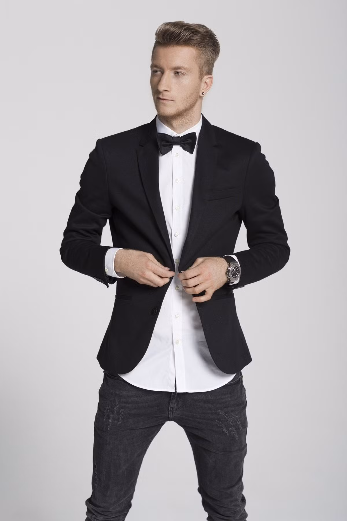 Marco Reus sở hữu vẻ ngoài được so sánh với những tài tử ngôi sao của Hollywood. Vượt qua những chấn thương liên tiếp, Marco Reus dự kì World Cup đầu tiên trong cuộc đời và được kì vọng là hạt nhân quan trọng trong hành trình bảo vệ ngôi vô địch của ĐT Đức.