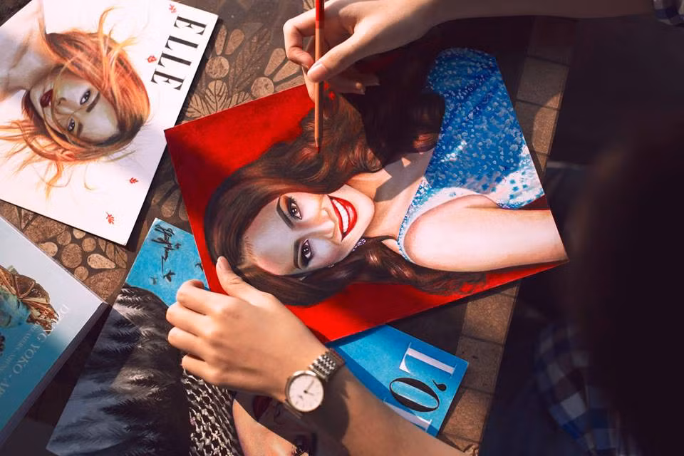 Để có được một tác phẩm hoàn hảo, Đăng Hoàng phải mất rất nhiều thời gian để vẽ nét sau đó là đánh bóng và hoàn thiện.