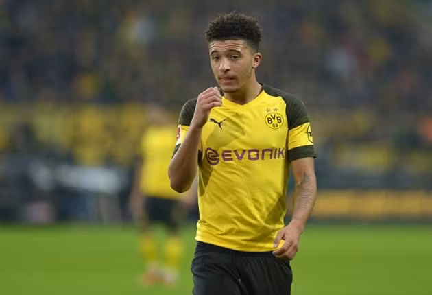 MU đã loại Barcelona ra khỏi cuộc đua giành chữ ký của Jadon Sancho bằng lời đề nghị "khủng" với Borussia Dortmund.