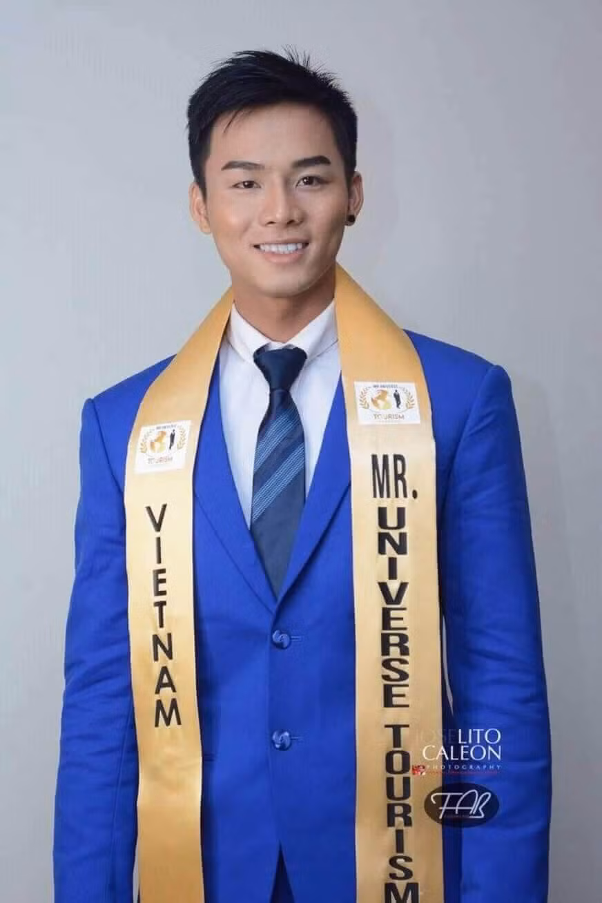 Trong những năm gần đây, rất nhiều những gương mặt "nam thần" của Việt Nam đã vươn tới những cuộc thi nhan sắc của thế giới, mở đầu là Hữu Vi cho đến Chan Than San và mới đây nhất là chàng trai 9X Bến Tre với cuộc thi Mỹ nam Du lịch hoàn vũ 2017.