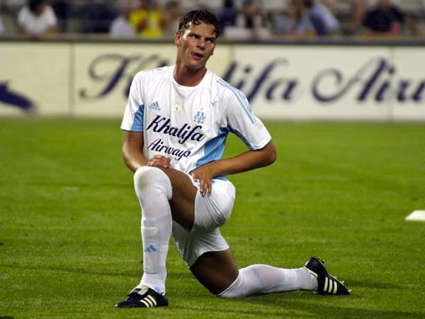 Daniel Van Buyten là cầu thủ bước vào tuổi 35 vậy nên hậu vệ ngôi sao này gặp vô vàn khó khăn với lối bóng đá hiện đại.