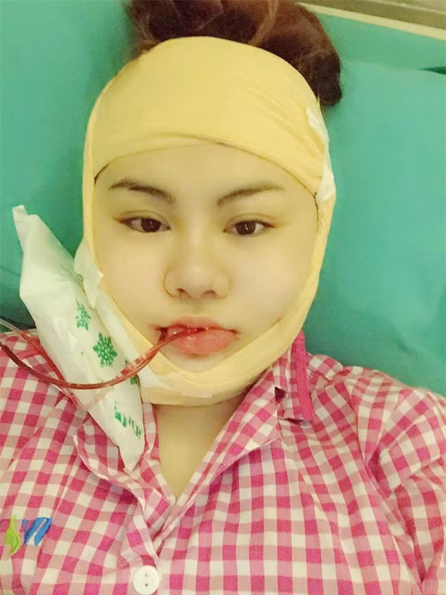 Sở hữu gương mặt kém xinh với làn da sần sùi, khuôn cằm bạnh cùng thân hình còm nhom, Pink luôn tự ti với bạn bè xung quanh. Nhưng rồi khi bước chân vào công việc phục vụ tại quán bar, cô nàng quê Bến Tre này bắt đầu ý thức được cái đẹp và quyết tâm thay đổi mình.