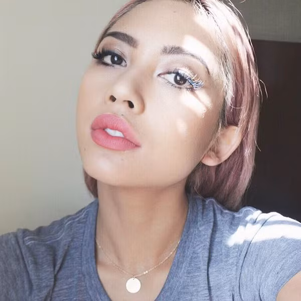 Amy nổi tiếng với phong cách thời trang cá tính cùng nhiều tài lẻ khác nhau như một Youtuber, DJ, blogger beauty hay mới nhất là MC.
