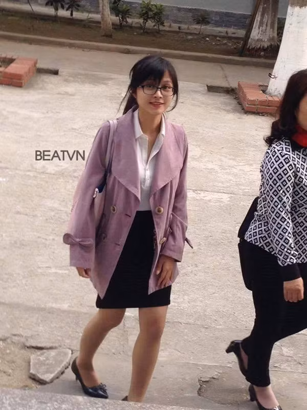 Thậm chí, nhiều người còn sẵn sàng đi học lại để được ngắm cô giáo.