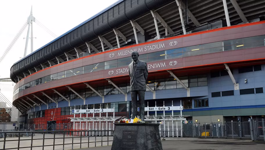 Tọa lạc ở Cardiff nhưng đây không phải sân nhà của câu lạc bộ cùng tên. Nó là sân nhà của độ tuyển quốc gia xứ Wales và đội bóng bầu dục của đất nước này. Có sức chứa lên tới 74.5 nghìn chỗ ngồi và cũng giống tất cả sân vận động trên, Millennium chưa từng tổ chức một trận chung kết Champions League nào.