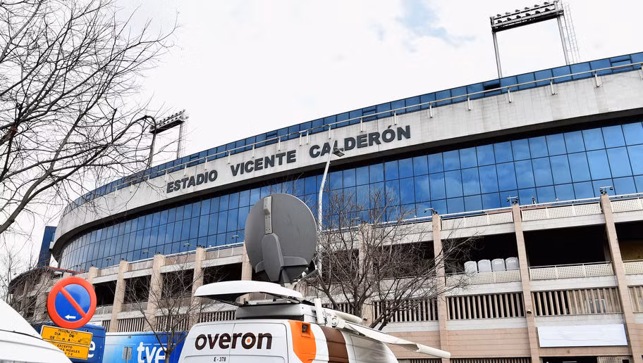 Vicente Calderon là thánh địa khét tiếng của đội bóng sở hữu lối chơi khó chịu bậc nhất châu Âu thời điểm hiện tại Atletico Madrid. Sân vận động mở cửa lần đầu vào năm 1962 và nâng sức chứa lên hơn 52 nghìn chỗ ngồi vào năm 1982. Nhưng nó chưa một lần được chọn làm nơi tổ chức trận chung kết cup C1 châu Âu.