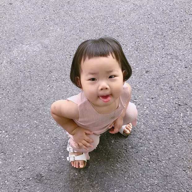 Hiện tài khoản Instagram của Hye Ju được mẹ quản lý đạt hơn 43 nghìn người theo dõi.