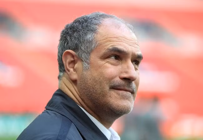 Theo tờ Mirror, cái tên đại diện của Premier League đang nhắm đến đó chính là Andoni Zubizarreta, cựu thủ môn từng đảm nhiệm vai trò Giám đốc thể thao của gã khổng lồ xứ Cataluya. Theo đó, Arsenal đã đưa ra lời đề nghị và ông đang cân nhắc kĩ lưỡng về chuyện này.