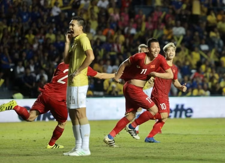 3 dieu ve Thai Lan, Thay Park chua thong... Viet Nam truot mong World Cup