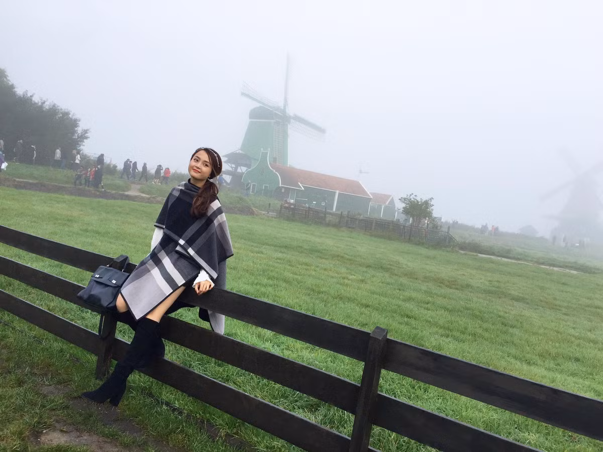 Cô gái Hà Lan xinh đẹp tại thủ đô Amsterdam thơ mộng.