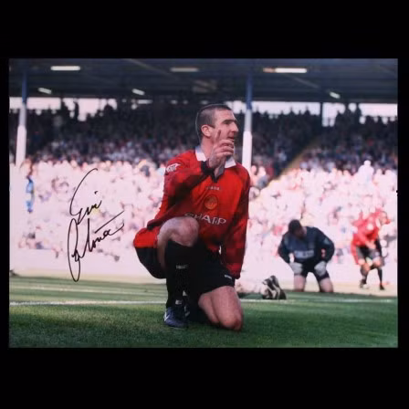 Tuy vậy, Cantona cũng được biết đến nhiều với cú kung-fu vào cổ động viên Crystal Palace ngày 25 tháng giêng năm 1995 khiến anh bị cấm thi đấu tám tháng qua đó tạo điều kiện để Blackburn Rovers lên ngôi vào cuối mùa giải đó.