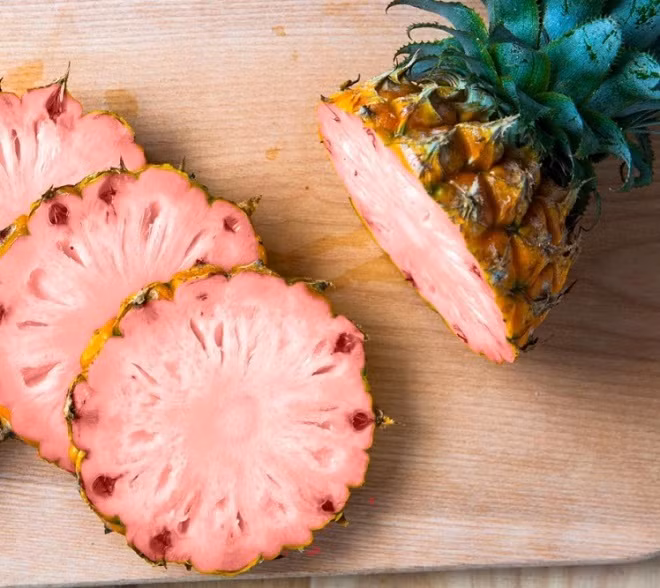 Là một trong những công ty thực phẩm lớn nhất thế giới, Del Monte Fresh Produce đã dành hơn 10 năm lai tạo ra loại dứa màu hồng.
