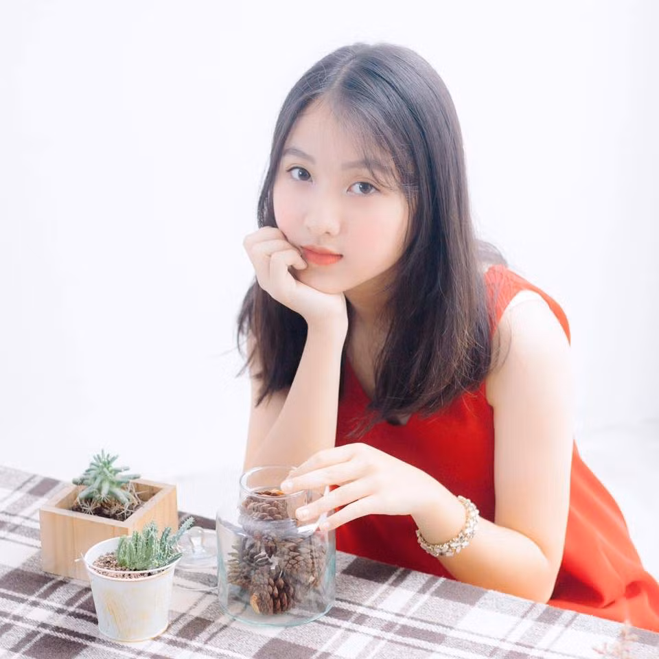 Nhan sắc đẹp đến ngỡ ngàng của Phan Thị Việt Thương - cô gái bị nhầm tưởng là con lai hai dòng máu Việt - Hàn.