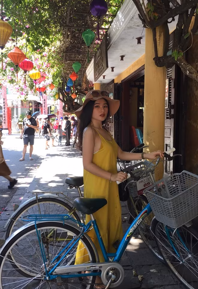 Xinh xắn, đáng yêu và đặc biệt Bảo Hân còn là học giỏi nên nữ sinh 10X luôn được bạn bè trong trường và mọi người xung quanh yêu mến, ngưỡng mộ.