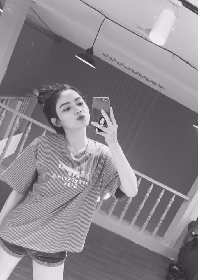 Bức ảnh đời thường của nữ sinh Long An, người đang gây bão trên MXH với bí kíp tăng cân chưa bao giờ là nỗi lo của con gái. Ảnh trong bài: FBNV.