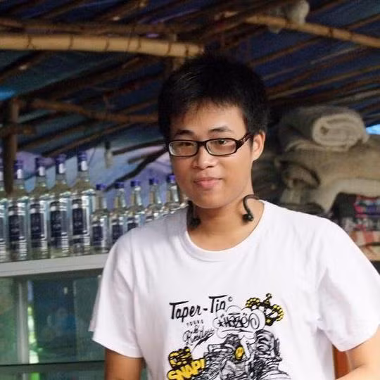 Trong khi nhiều bạn bè đồng trang lứa chọn những công việc văn phòng thì Đăng Linh lại chọn cho mình một công việc có phần vất vả hơn.