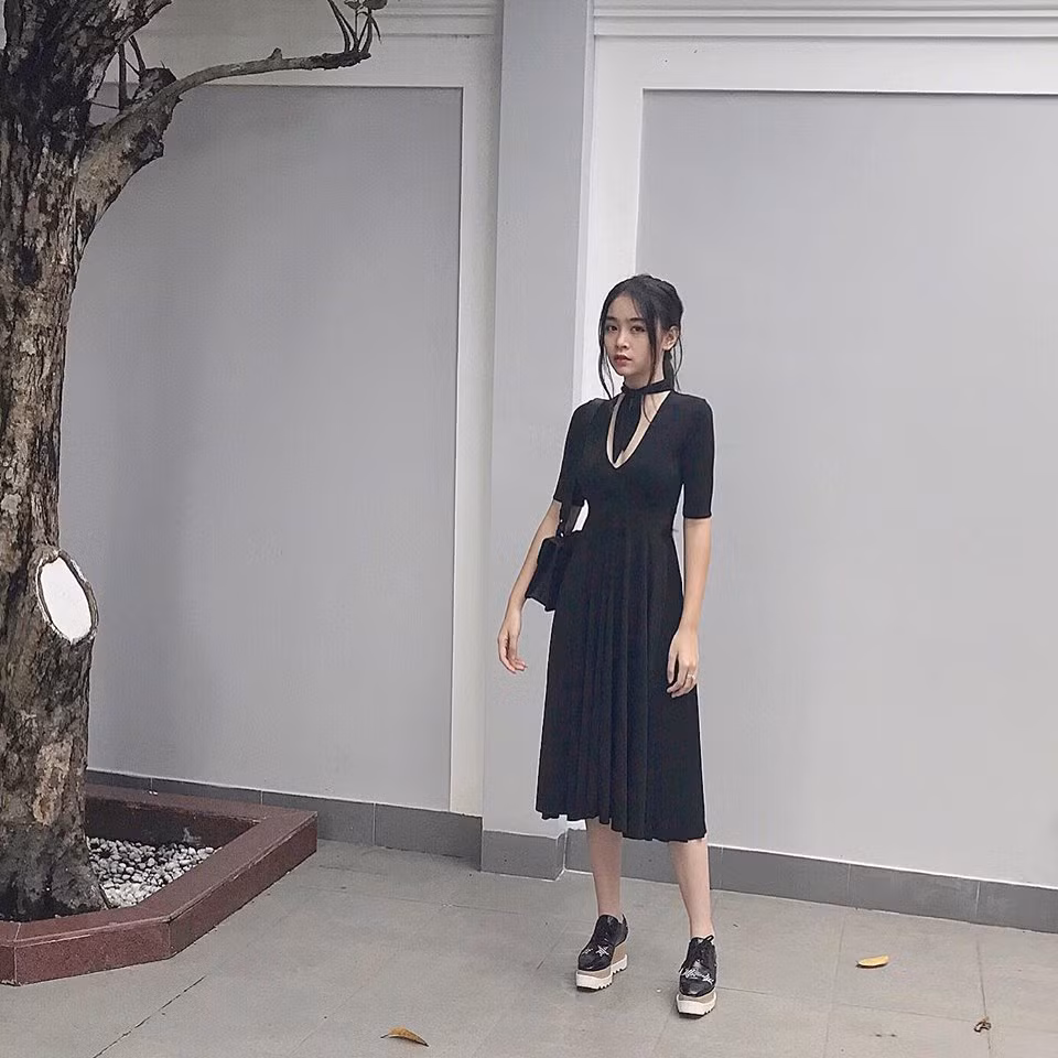 Cùng ngắm nhìn những bức ảnh của cô nàng nữ sinh trường quốc tế Anh - Việt làm mưa, làm gió trong cộng đồng mạng thời gian qua. Ảnh sử dụng trong bài: FBNV.