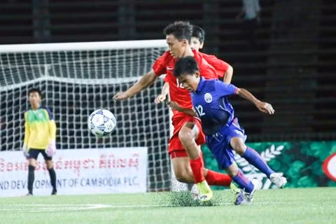 Trận đấu cuối cùng của U16 Việt Nam tại vòng bảng U16 ĐNA là cuộc tiếp đón U16 Singapore. Việc chắc chắn giành vé tới vòng bán kết của U16 ĐNA khiến tinh thần của các cầu thủ trẻ Việt Nam vô cùng thoải mái.