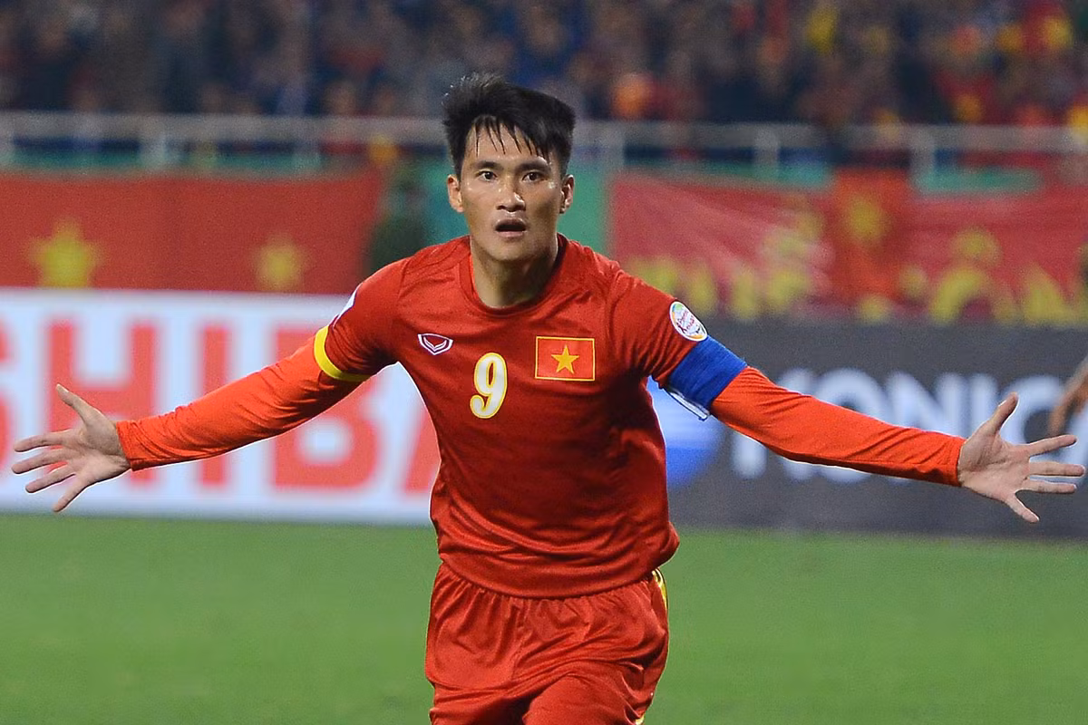 Ai se co mat trong hang cong cua DTVN gap Man City?-Hinh-2