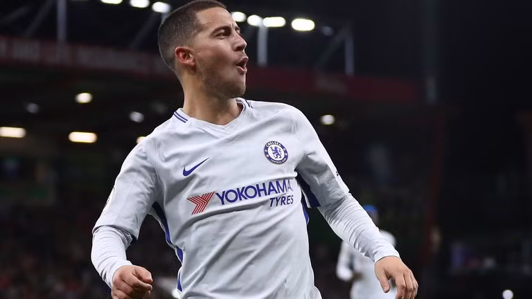 Hazard công khai thả thính Real Madrid: Trong bài phát biểu mới đây với báo chí về tin chuyển nhượng cầu thủ của mình, tiền vệ Eden Hazard đã công khai giấc mơ được chơi cho Real Madrid, điều khiến CĐV Chelsea lo lắng. Real Madrid đã xác định Eden Hazard là mục tiêu số 1 của họ ở mùa Hè 2018 trong kế hoạch tìm người thay thế cho Gareth Bale.