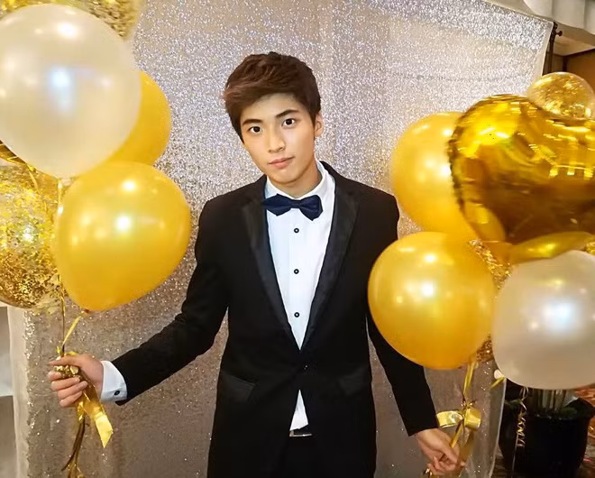 Dù mỗi người sẽ có một hình mẫu bạn trai lý tưởng khác nhau song khi ngắm Ponlawit chắc hẳn nhiều chị em sẽ phải mê mẩn và nhanh chóng thay đổi mẫu hình của mình.