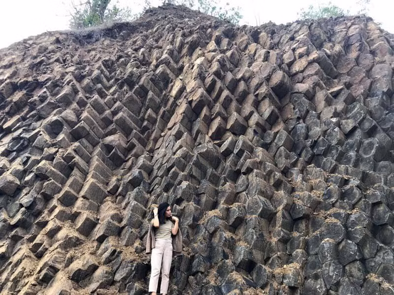 Phát lộ vỉa đá khổng lồ, đẹp tựa thắng cảnh Gành Đá Đĩa Phat lo via da khong lo, dep tua thang canh Ganh Da Dia