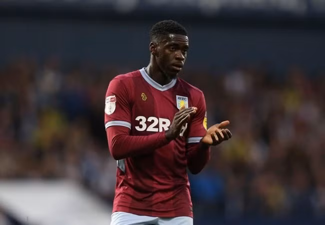  Chuyển nhượng cầu thủ từ Daily Mail, Axel Tuanzebe sẽ gia hạn hợp đồng với nửa đỏ thành Manchester trong hôm nay.
