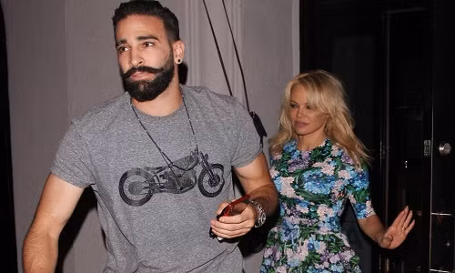 Pamela Anderson và Adil Rami xuất hiện tại một nhà hàng ở khu Hollywood tuần trước