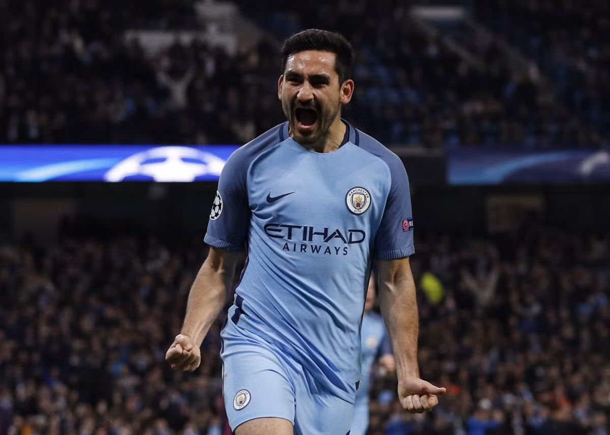 Chuyển nhượng cầu thủ từ The Sun, Man City đang cân nhắc nâng lương để xứng đáng với đóng góp của Gundogan bằng việc tăng lương.