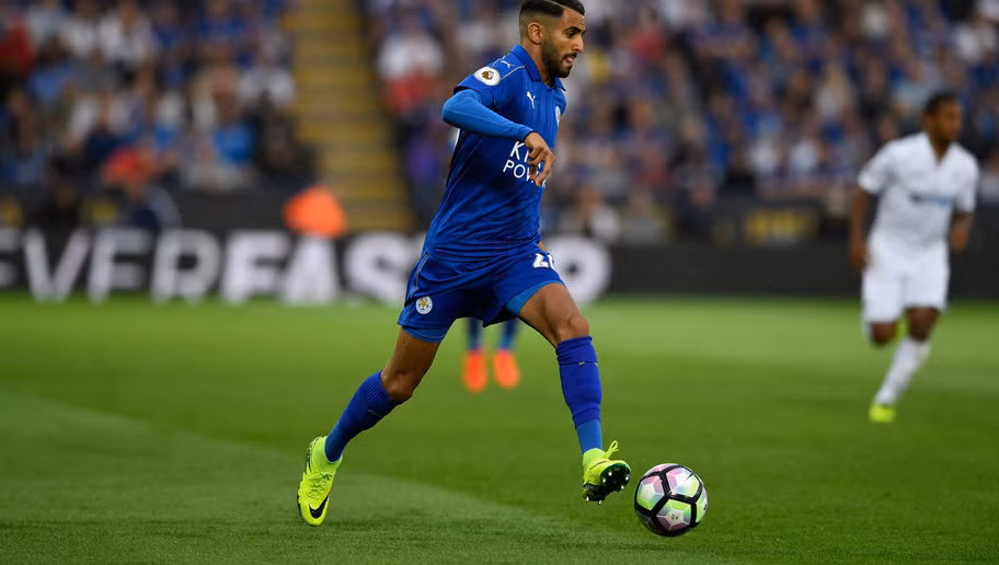 Mặc dù Leicester City đã có chiến thắng đầu tay, thế nhưng Mahrez đã có một ngày thi đấu tệ hại. Ngôi sao người Algeria đã cho thấy sự mệt mỏi và kém tinh tế trong những đợt phản công của "bầy sói".