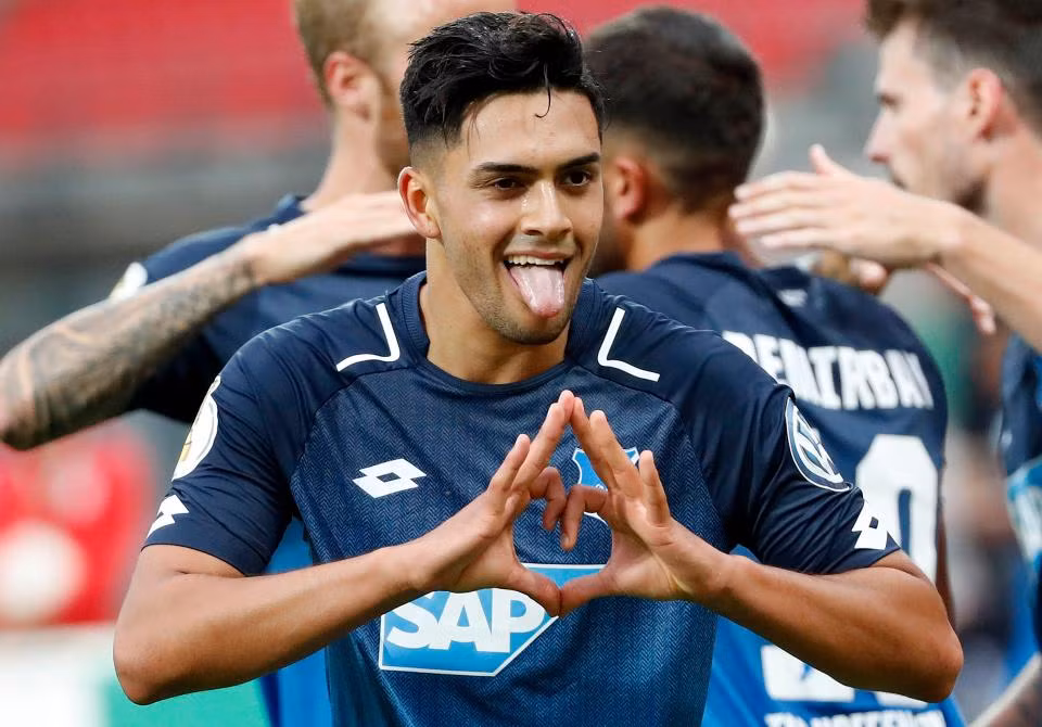 Nadiem Amiri thuộc biên chế Hoffenheim đang gây ấn tượng mạnh ở Bundesliga. Phong độ cao của anh đã thu hút sự chú ý của nhiều đội bóng lớn như MU, Arsenal và Tottenham. Ảnh: Goal