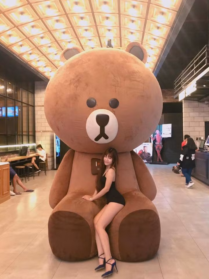 Hơn nữa, việc Thương Võ cover ca khúc "Gửi anh và cô ấy" cách đây không lâu phần nào khiến thông tin Đặng Văn Lâm và người yêu người Nghệ An đã chia tay trở nên có căn cứ.