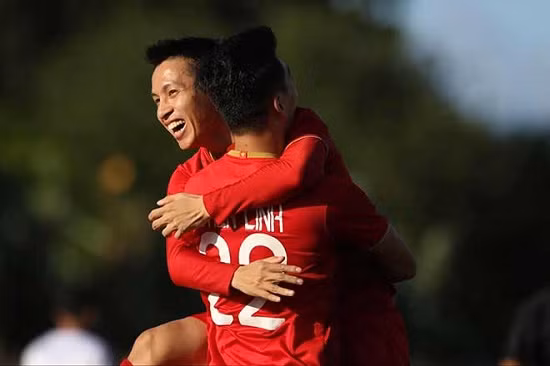 Nghien nat U22 Lao, U22 Viet Nam khang dinh uy the tai SEA Game 30-Hinh-5
