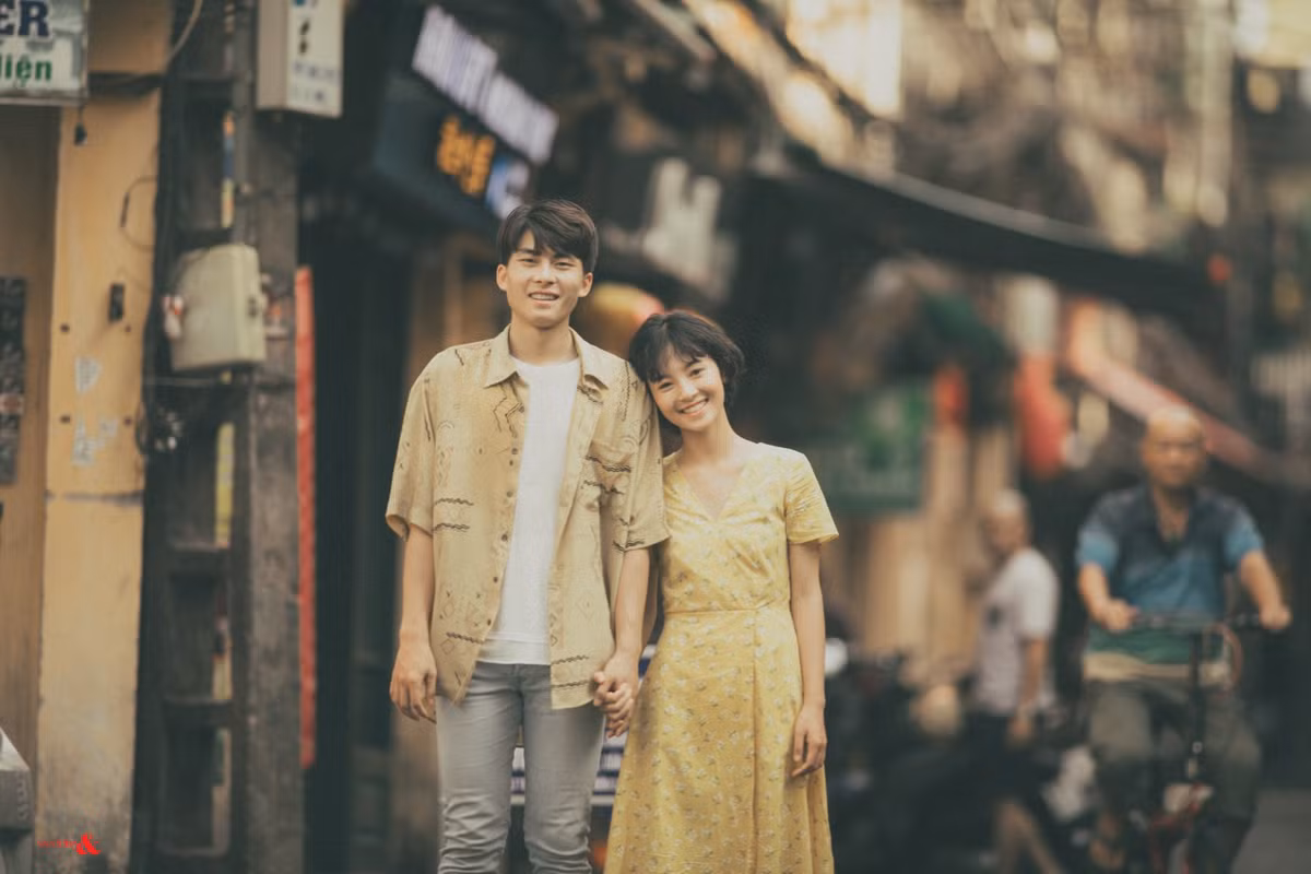 Nhẹ nhàng thôi nhưng đằm thắm của bộ ảnh cưới giữa phố cổ.