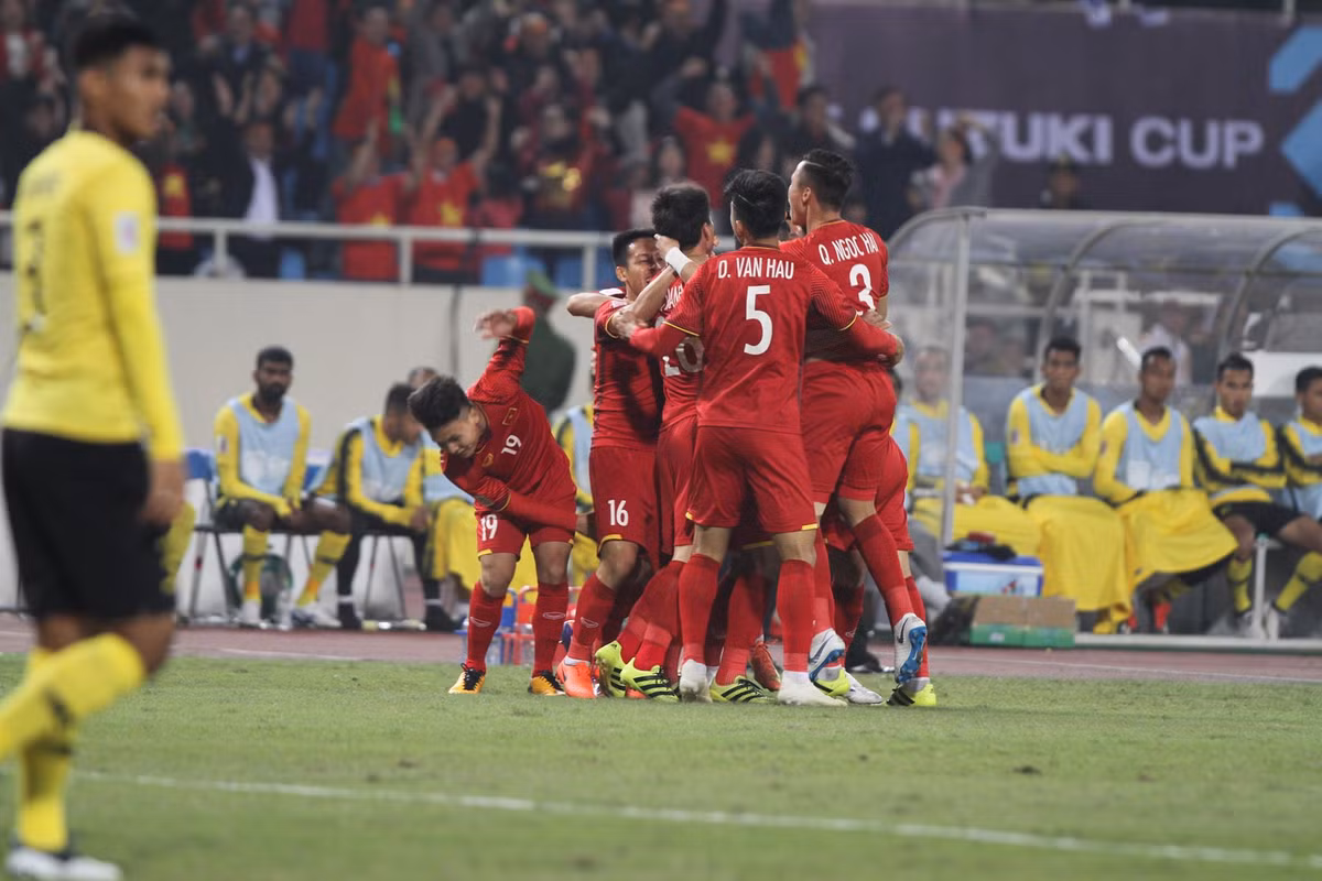 Gianh thang loi chung cuoc 3-2, DT Viet Nam gianh chuc vo dich AFF Cup 2018-Hinh-5