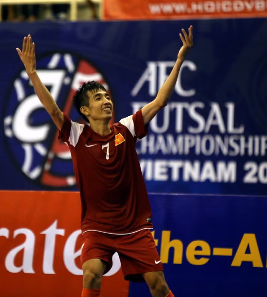 Trước đó, chính Trọng Luân là cầu thủ đã thực hiện thành công pha sút penalty cuối cùng để giúp ĐT Futsal Việt Nam có vé đi Futsal World Cup 2016. Bên cạnh đó, cầu thủ này cũng là một mắt xích quan trọng trong đội hình của HLV Formoso trên đường đến thành công.