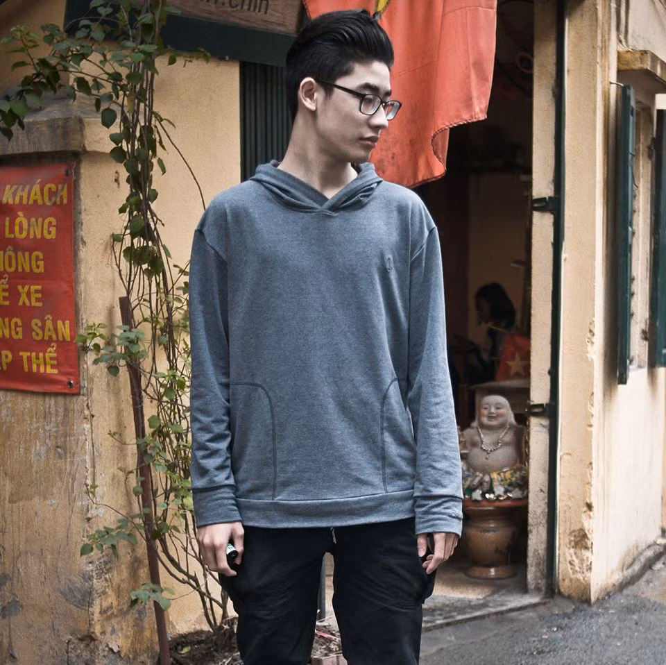 Bài rap của chàng nam sinh chuyên hóa nhanh chóng được dân mạng lan truyền trên mạng xã hội với hơn 23.000 lượt chia sẻ và hàng trăm lượt bình luận. Ngay sau đó, dân mạng đã tìm kiếm trang cá nhân của anh chàng này và đã có những thông tin cơ bản đầu tiên.
