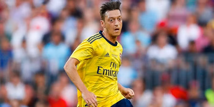 Người đại diện của Mesut Ozil đã có mặt ở Washington để gặp mặt BLĐ D.C United, theo The Washington Post. Đội bóng Mỹ muốn chiêu mộ tiền vệ người Đức để thay thế vị trí của Wayne Rooney.